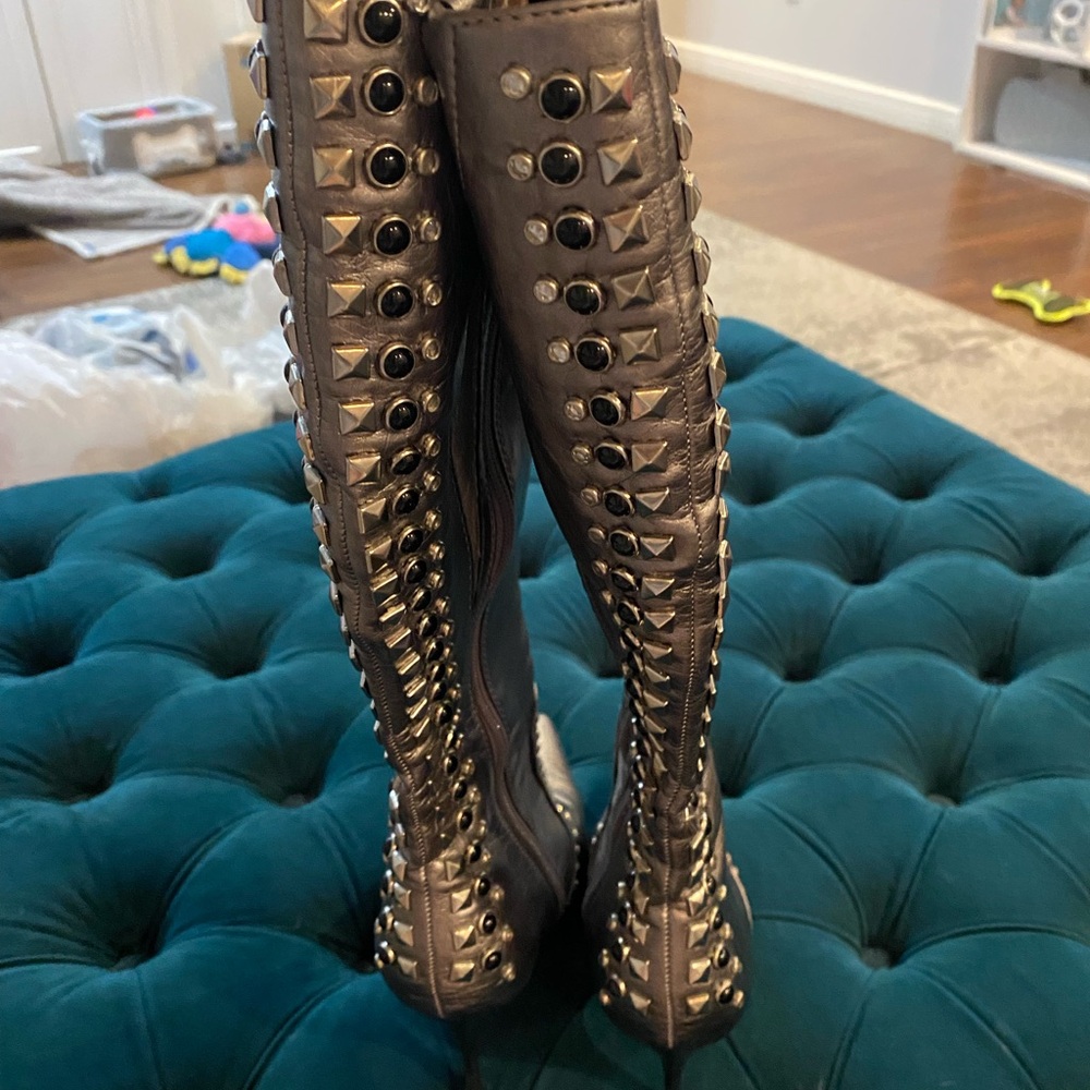 Colin Stuart boot with embellishment - Picture 7 of 8
